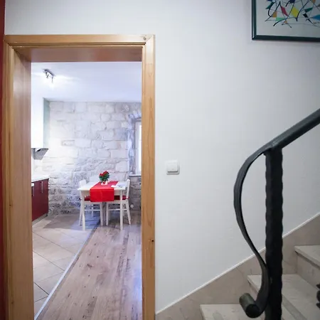 Apartment & Room Ursa Trogir