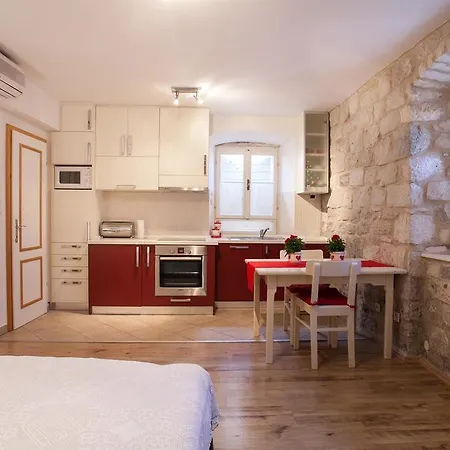 Apartment Apartment & Room Ursa