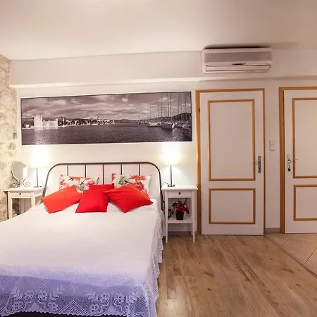 & Ursa Apartament Trogir