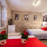 Appartement & Ursa *